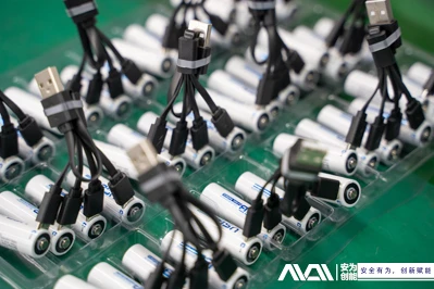 Die Vorteile und Trends von wiederaufladbaren USB--Lithiumbatterien als Ersat...