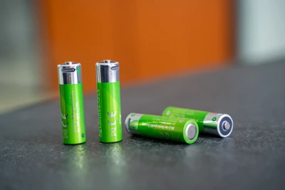 Welche Sicherheitsrisiken können bei der Verwendung wiederaufladbarer Lithium...